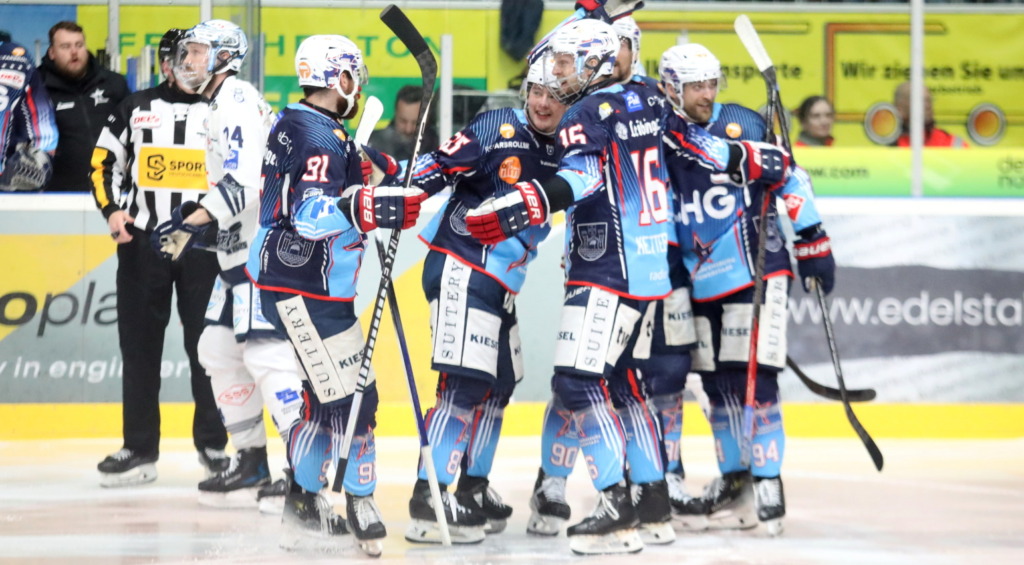 (Ravensburg Towerstars) (Dresdner Eisloewent)
